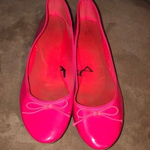 H&M basic pink patent flats with bow